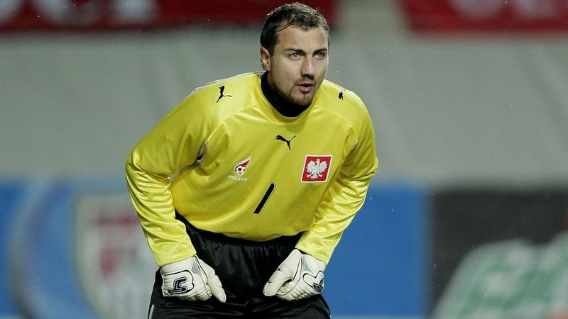 Dudek đã giúp Ba Lan giành vé dự World Cup 2002, sau 16 năm vắng bóng ở sân chơi lớn nhất thế giới. 